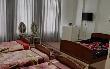 هتل بزرگ کلیبر - اتاق 5 تخته (1 تخت 2 نفره 3 تخت 1 نفره)