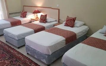 هتل ابیانه ابیانه - اتاق 4 تخته (4 تخت 1 نفره)