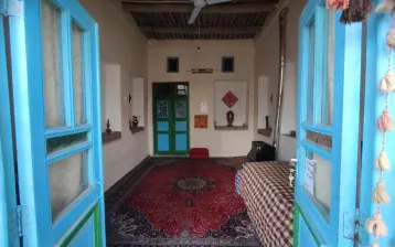 اقامتگاه بومگردی سرای کربلایی فریدون گلپایگان - نمای اتاق 