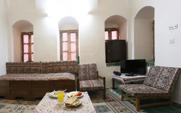 مهمانسرا جهانگردی نائین - نمای اتاق 