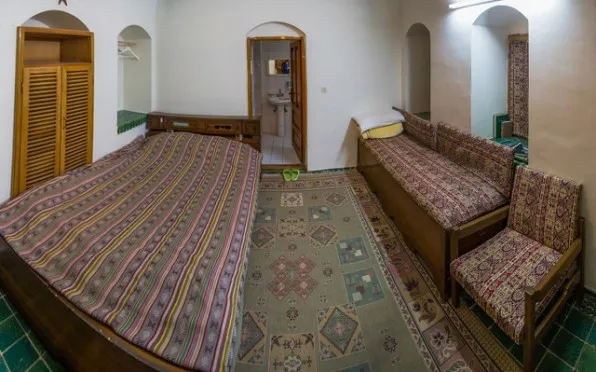مهمانسرا جهانگردی نائین - اتاق 2 تخته (1 تخت 2 نفره)