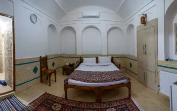 اقامتگاه سنتی انار نائین - اتاق 2 تخته (1 تخت 2 نفره)