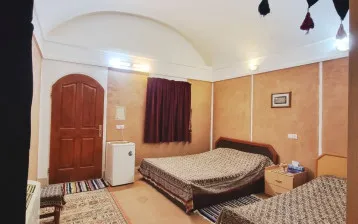هتل کویر بالی خور و بیابانک - اتاق 3 تخته (1 تخت 2 نفره 1 تخت 1 نفره)
