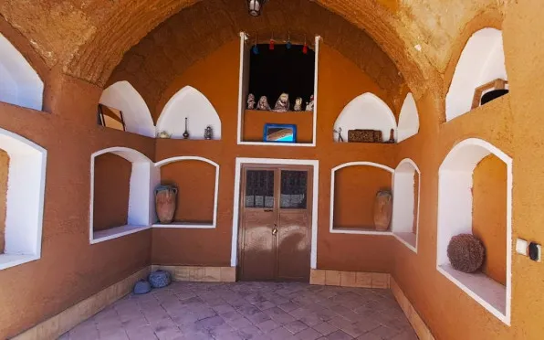 اقامتگاه بومگری خانه مادری نجف آباد - نمای بیرونی