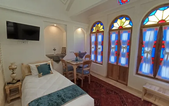 اقامتگاه سنتی عمارت شمسه آران و بیدگل - اتاق 1 تخته (1 تخت 1 نفره)