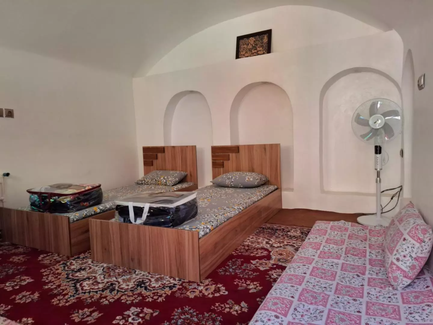 اقامتگاه بومگردی دیارنون نجف آباد - اتاق 2 تخته (2 تخت 1 نفره)