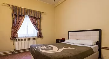 هتل جهانگردی الیگودرز - اتاق 2 تخته (1 تخت 2 نفره)
