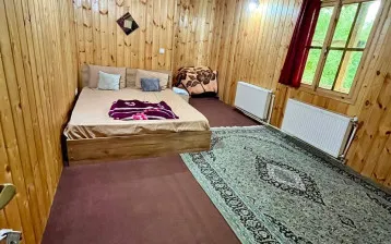 اقامتگاه بومگردی احمد رضوانشهر - اتاق 2 تخته (1 تخت 2 نفره)