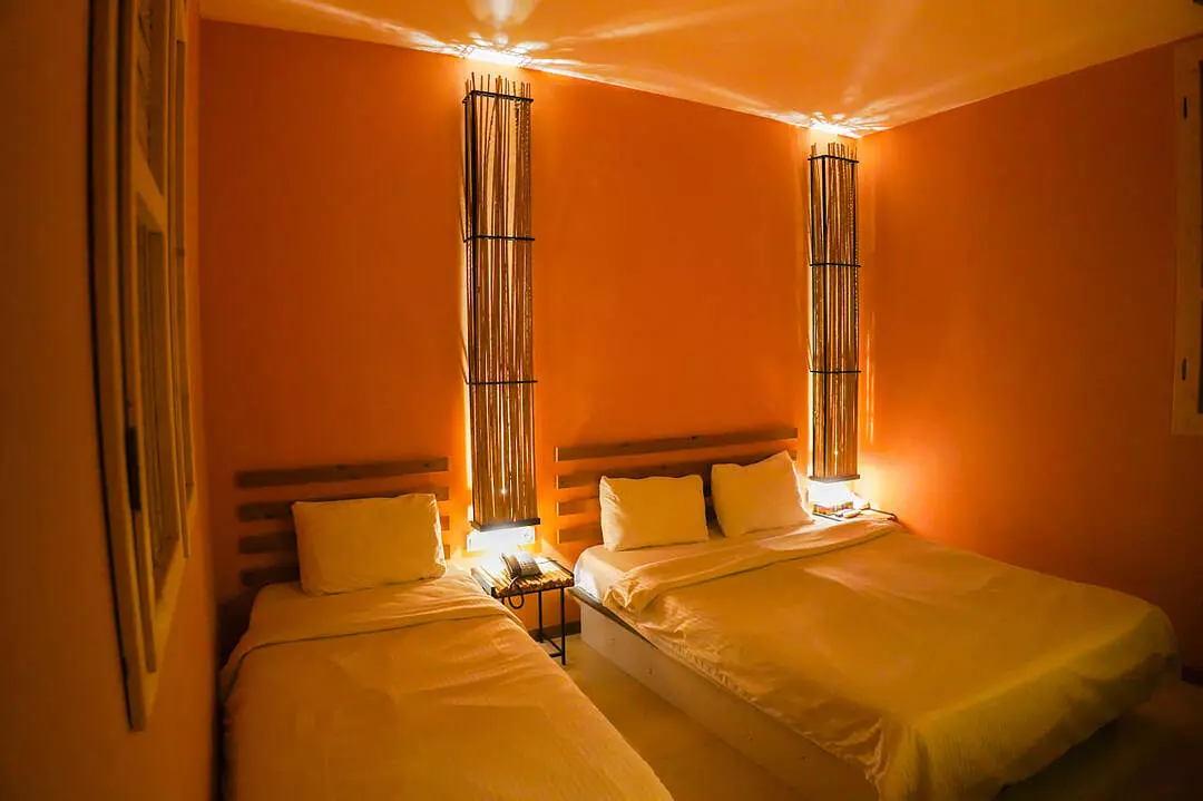 هتل پایاب شهداد - اتاق 3 تخته (1 تخت 2 نفره 1 تخت 1 نفره)