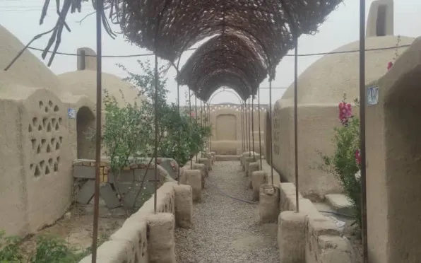 اقامتگاه بومگردی رستم زادگان سیستان زابل - نمای محوطه