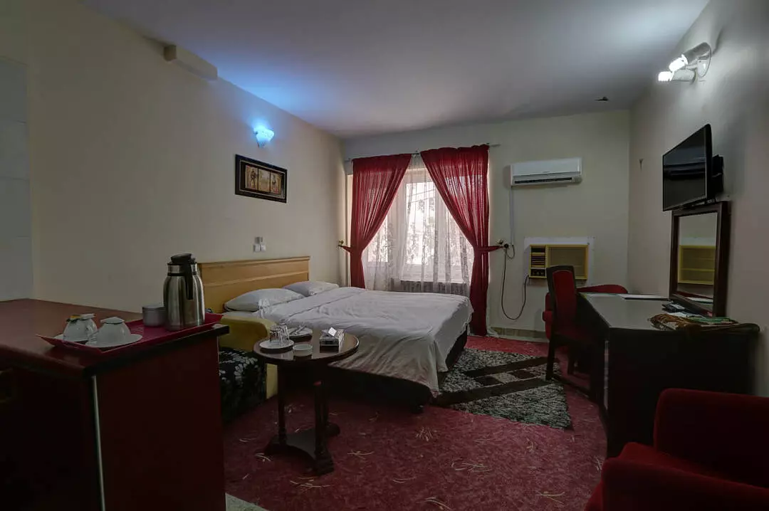هتل جهانگردی لار - اتاق 2 تخته (1 تخت 2 نفره)