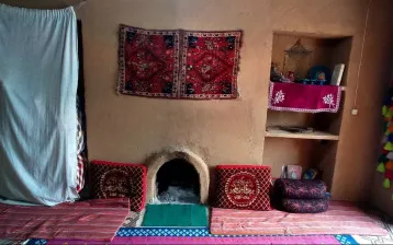 اقامتگاه بومگردی شاه رستم باغ صفا - نمای اتاق 