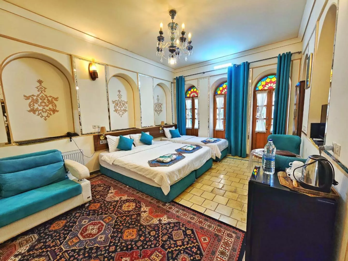 هتل گل آرا اصفهان - اتاق 3 تخته (1 تخت 2 نفره 1 تخت 1 نفره)