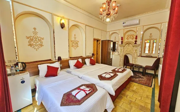 هتل گل آرا اصفهان - اتاق 3 تخته (1 تخت 2 نفره 1 تخت 1 نفره)