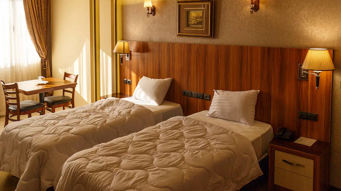 هتل باران اصفهان  - اتاق 2 تخته (2 تخت 1 نفره)