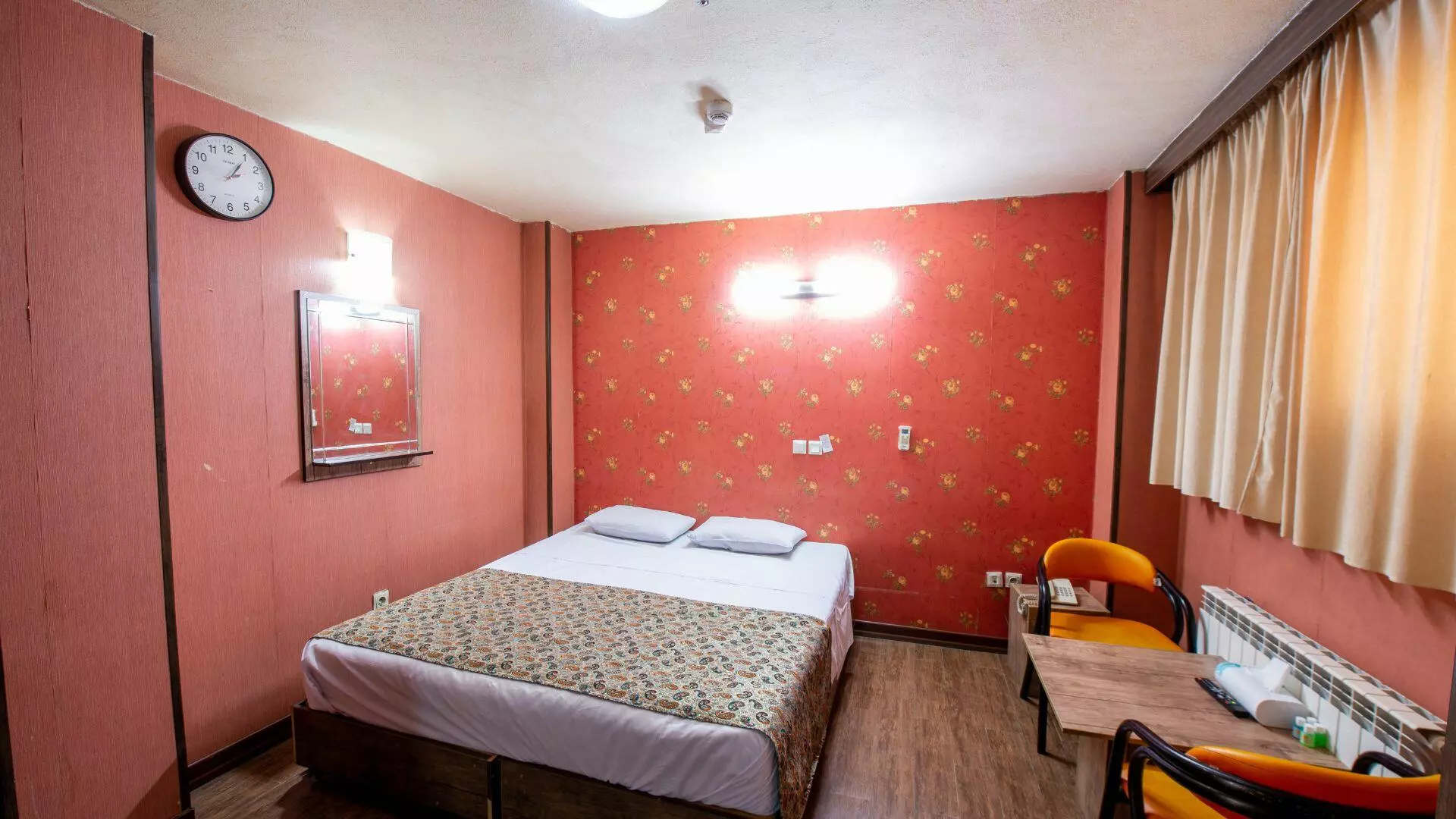 هتل جمشید اصفهان - اتاق 2 تخته (1 تخت 2 نفره)