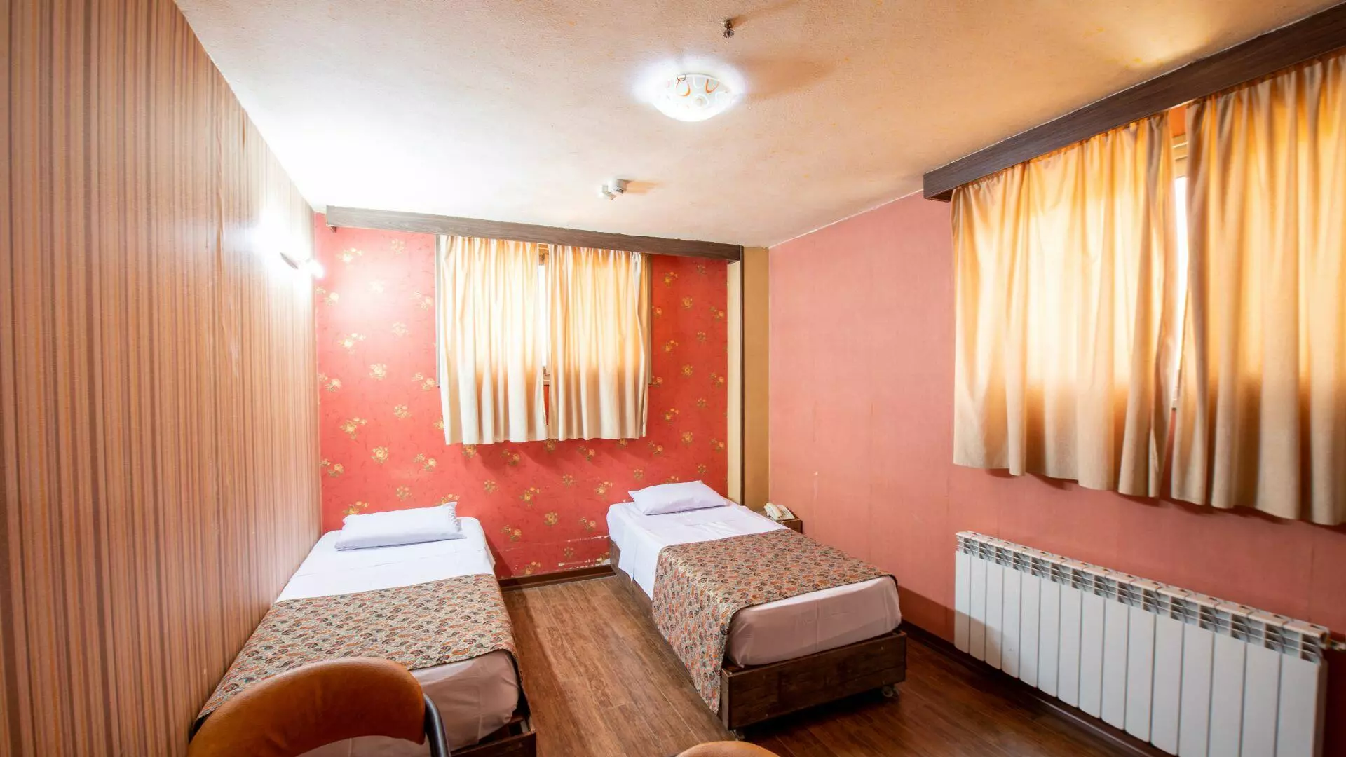 هتل جمشید اصفهان - اتاق 2 تخته (2 تخت 1 نفره)