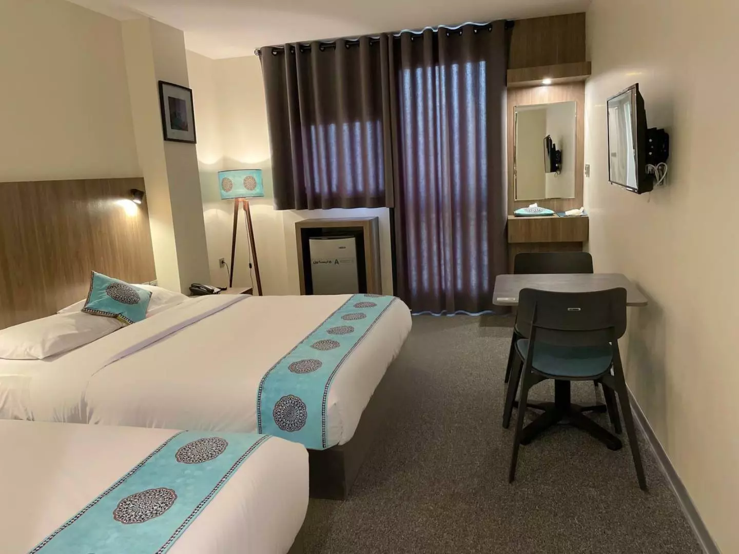 هتل کاربات اصفهان - اتاق 3 تخته (1 تخت 2 نفره 1 تخت 1 نفره)