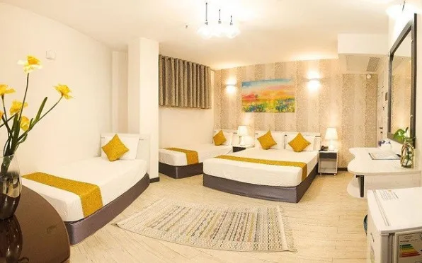 هتل آفتاب اصفهان - اتاق 4 تخته (1 تخت 2 نفره 2 تخت 1 نفره)