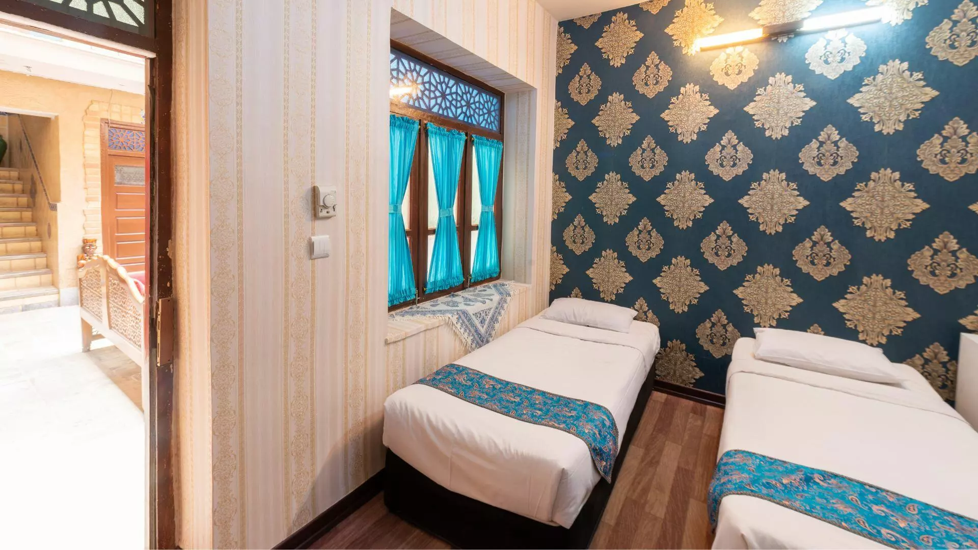 هتل سرای اردیبهشت اصفهان - اتاق 2 تخته (2 تخت 1 نفره)