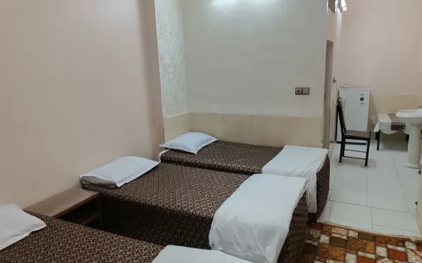 هتل آرام اصفهان - اتاق 3 تخته (3 تخت 1 نفره)