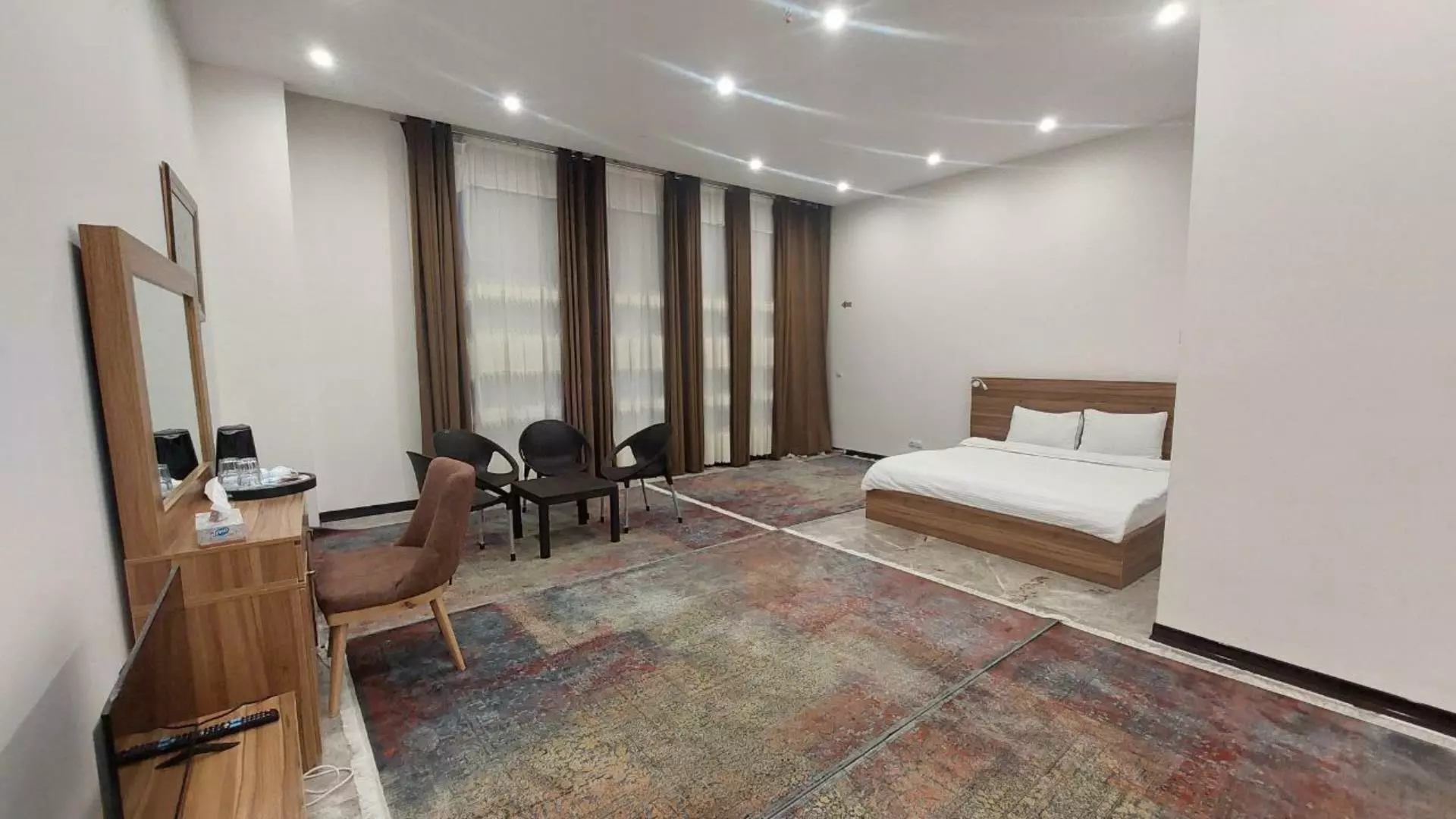 هتل قصر یازده شیراز - اتاق 2 تخته (1 تخت 2 نفره)