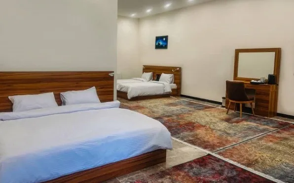 هتل قصر یازده شیراز - اتاق 4 تخته (1 تخت 2 نفره 2 تخت 1 نفره)