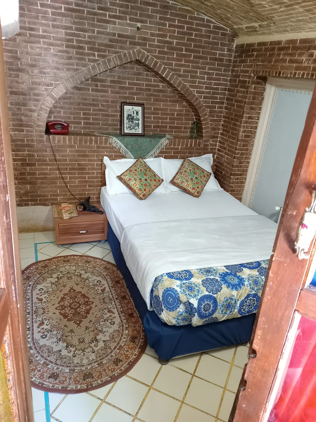 هتل ماه منیر شیراز - اتاق 2 تخته (1 تخت 2 نفره)