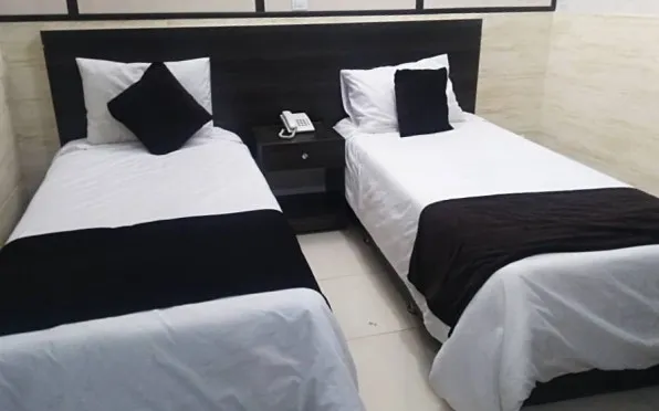 هتل قوام شیراز - اتاق 2 تخته (2 تخت 1 نفره)