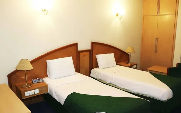 هتل پارس شیراز - اتاق 2 تخته (2 تخت 1 نفره)