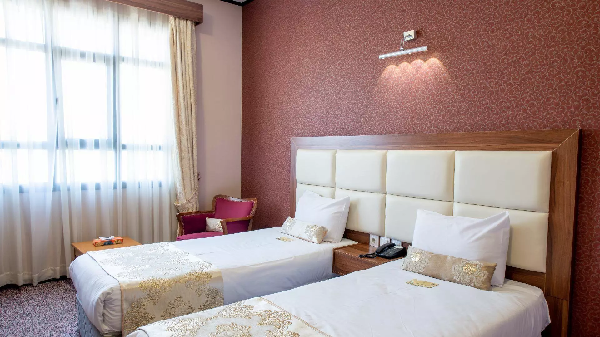 هتل بین الحرمین شیراز - اتاق 2 تخته (2 تخت 1 نفره)