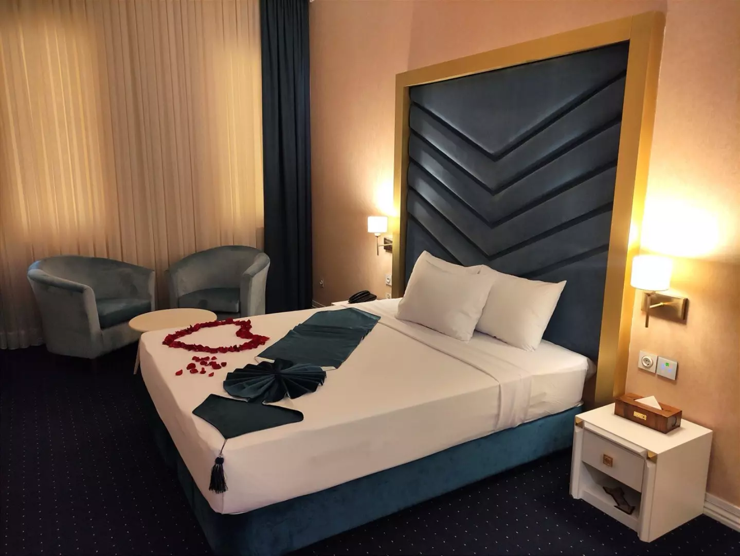 هتل امپراطور مشهد - اتاق 2 تخته (1 تخت 2 نفره)