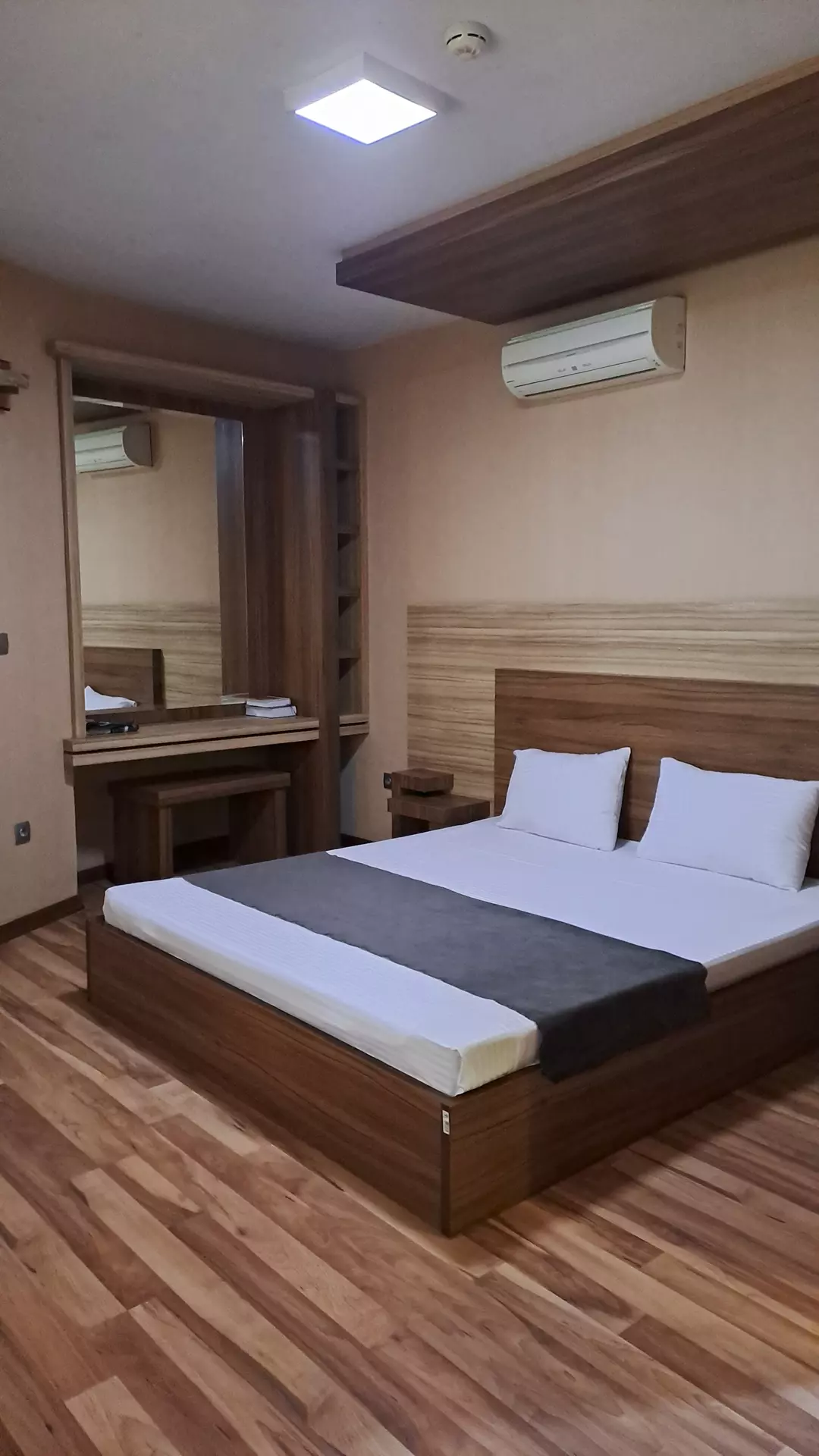 هتل آپارتمان لوتوس پارسیان مشهد - اتاق 2 تخته (1 تخت 2 نفره)