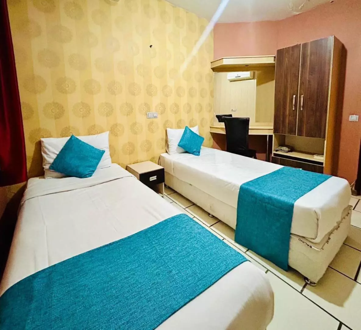 هتل آپارتمان آرین شیراز - اتاق 2 تخته (2 تخت 1 نفره)