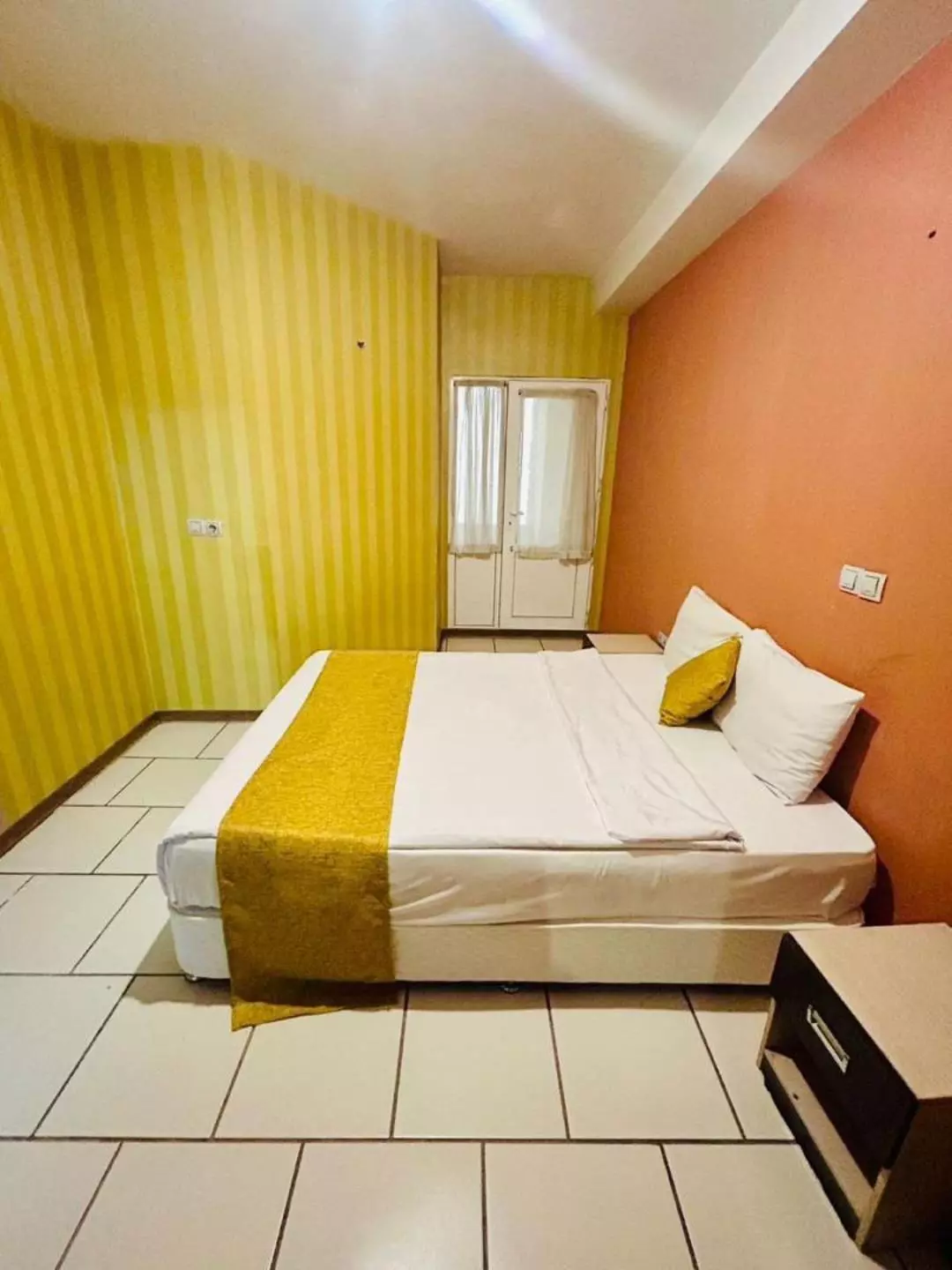 هتل آپارتمان آرین شیراز - اتاق 2 تخته (1 تخت 2 نفره)