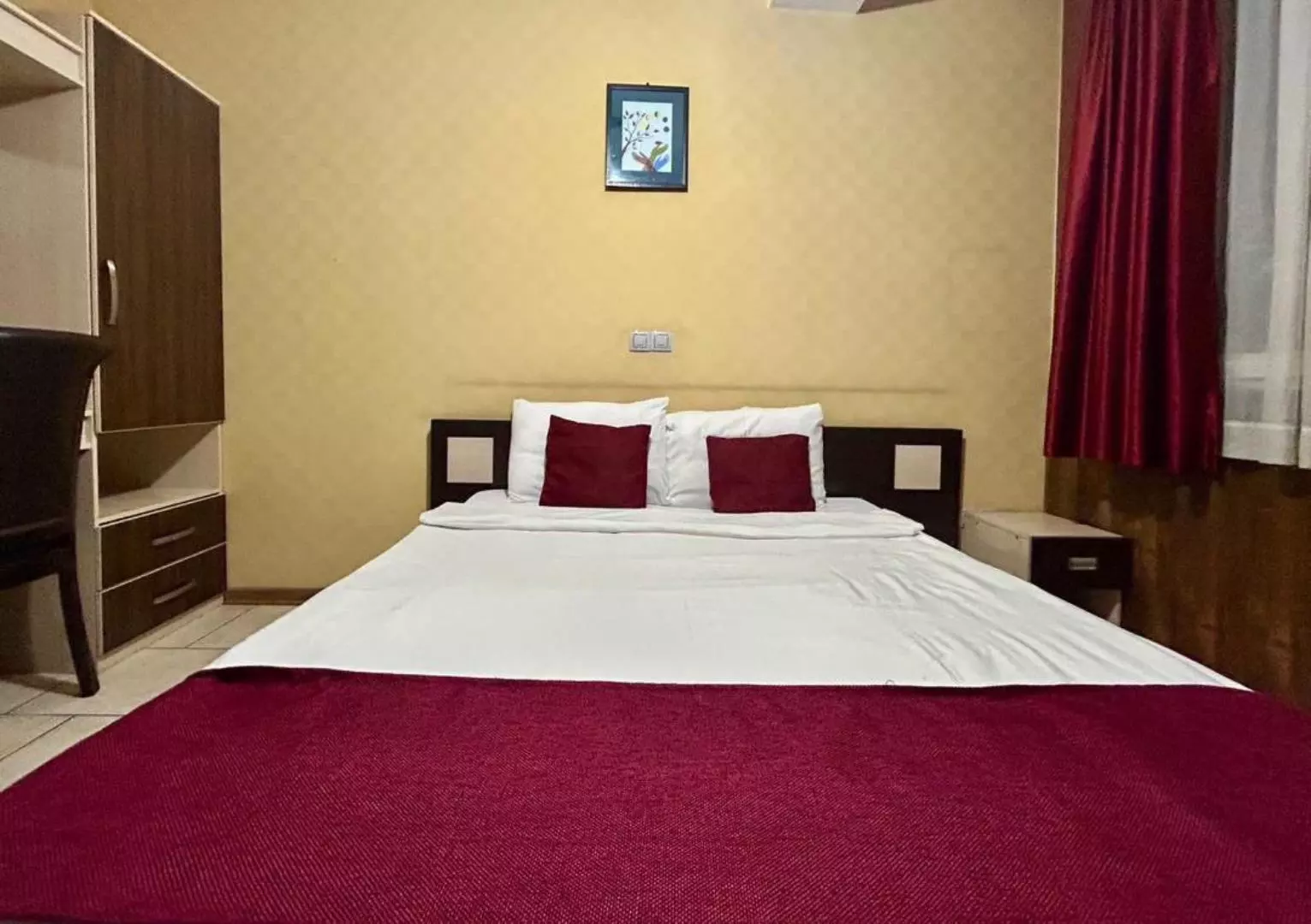 هتل آپارتمان آرین شیراز - اتاق 2 تخته (1 تخت 2 نفره)