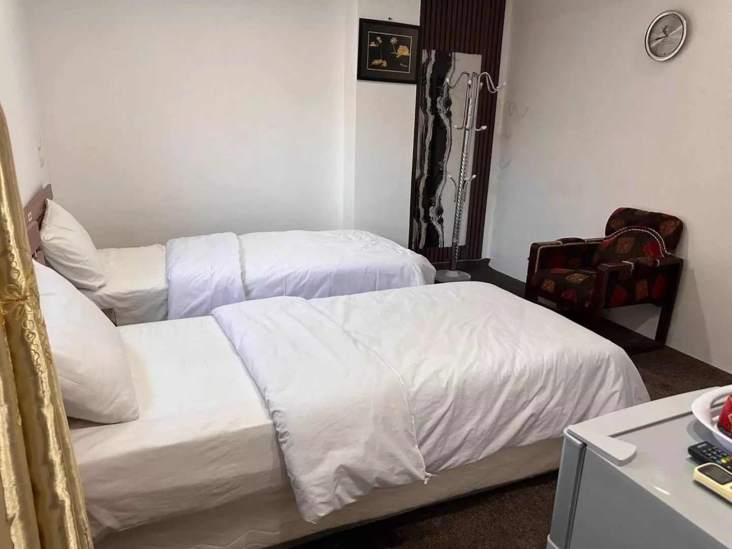 هتل آپارتمان شادناز 2 قشم - اتاق 2 تخته (2 تخت 1 نفره)