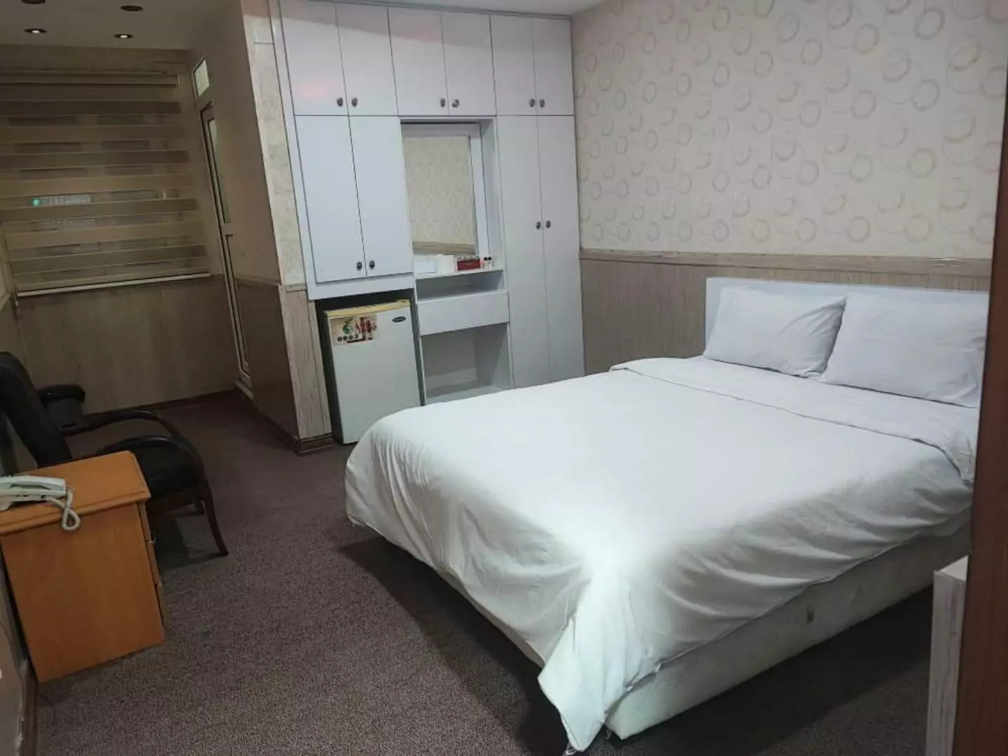 هتل آرمان قشم - اتاق 2 تخته (1 تخت 2 نفره)