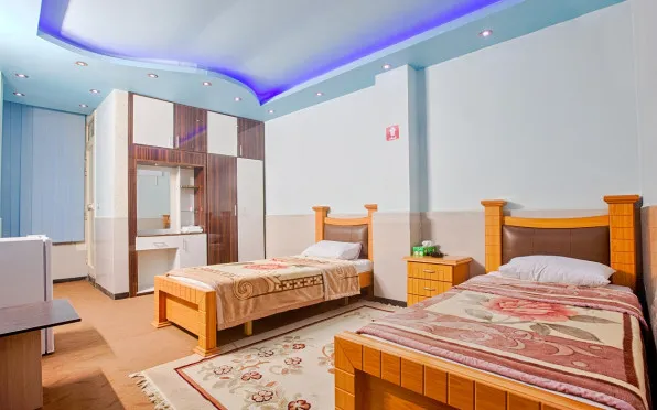 هتل آرمان قشم - اتاق 2 تخته (2 تخت 1 نفره)