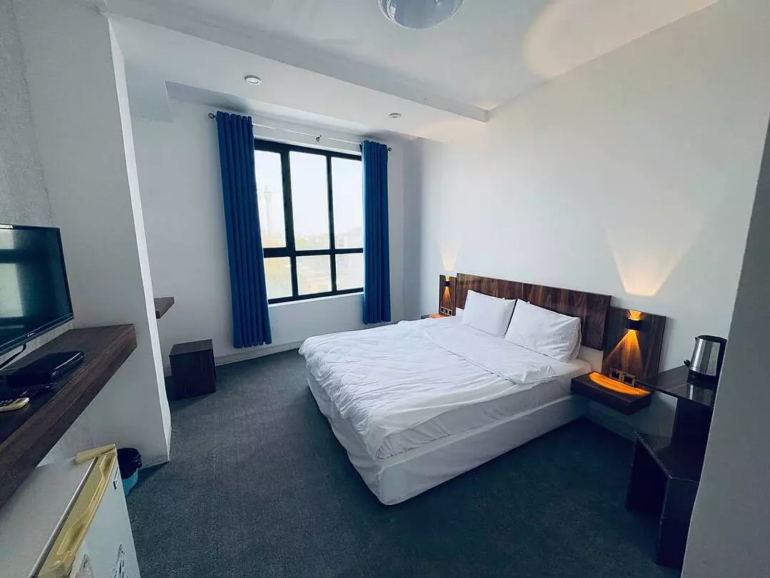 هتل آزادی قشم - اتاق 2 تخته (1 تخت 2 نفره)