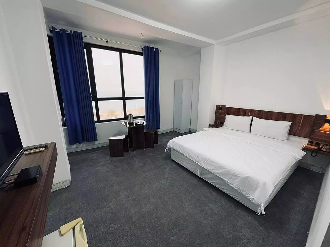 هتل آزادی قشم - اتاق 2 تخته (1 تخت 2 نفره)