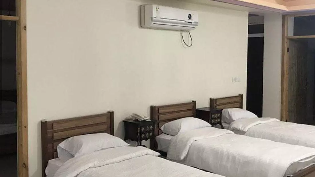 هتل امیر قشم - اتاق 3 تخته (3 تخت 1 نفره)