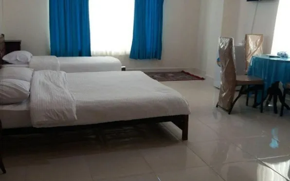 هتل امیر قشم - اتاق 3 تخته (1 تخت 2 نفره 1 تخت 1 نفره)