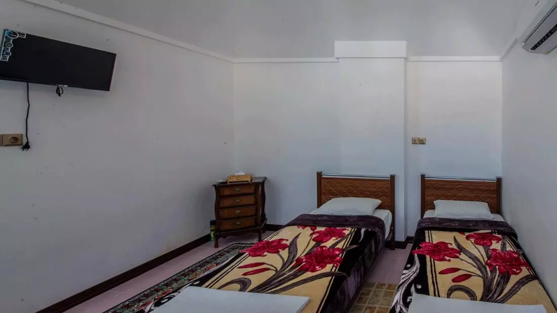 اقامتگاه سنتی آمیرزا کاشان - اتاق 2 تخته (2 تخت 1 نفره)