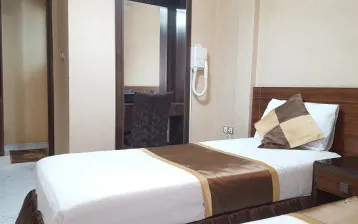 هتل آپارتمان لبخند مشهد - اتاق 2 تخته (2 تخت  1 نفره)