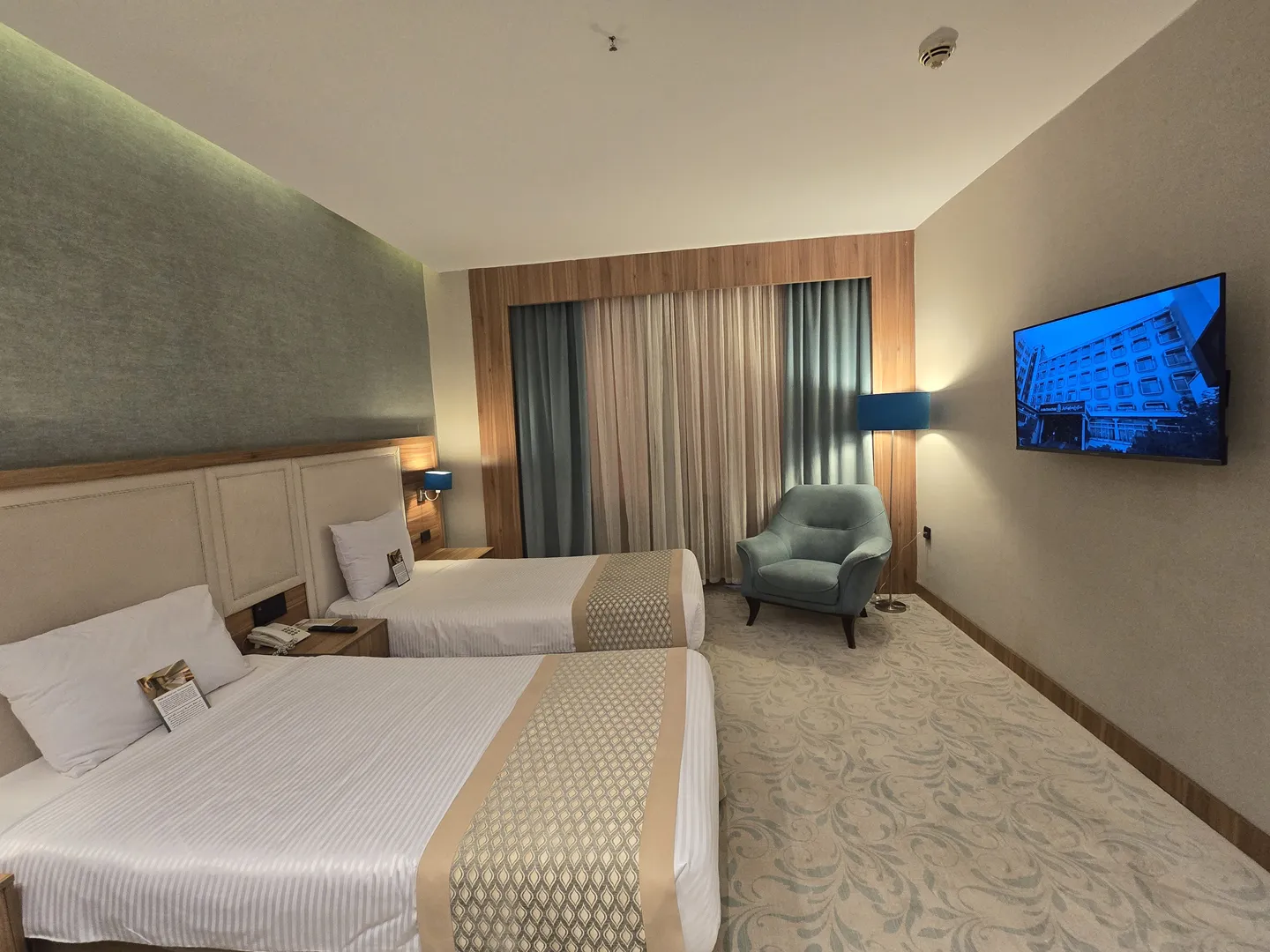 هتل پارسیان کوثر تهران - اتاق 2 تخته (2 تخت 1 نفره)