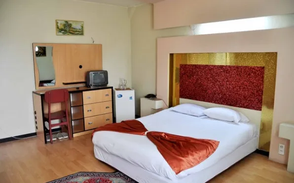 هتل نادری نو تهران - اتاق 2 تخته (1 تخت 2 نفره)