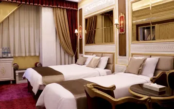 هتل رز درویشی مشهد - اتاق 3 تخته (1 تخت 2 نفره و 1 تخت 1 نفره)