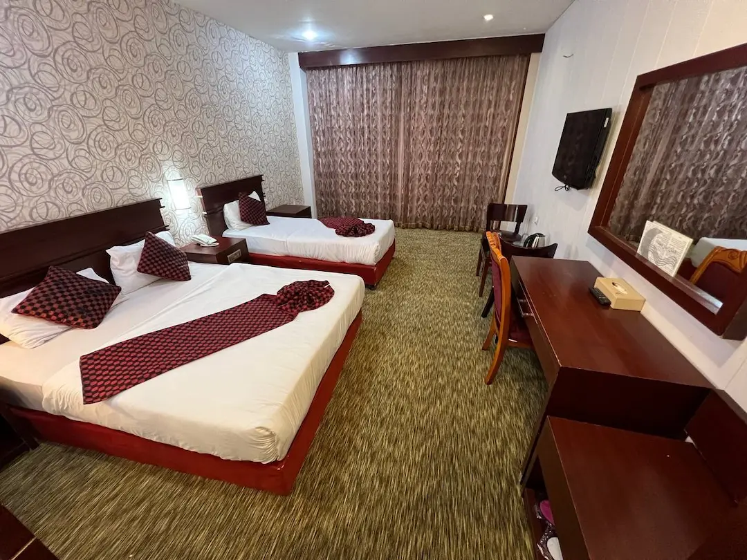 هتل پارمیدا کیش - اتاق 3 تخته (1 تخت 2 نفره 1 تخت 1 نفره)