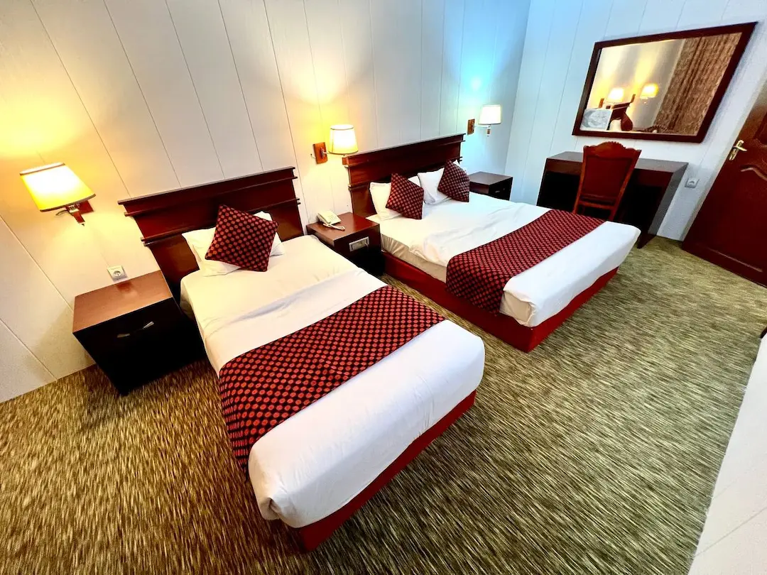 هتل پارمیدا کیش - اتاق 3 تخته (1 تخت 2 نفره 1 تخت 1 نفره)